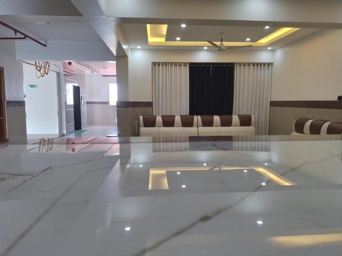 Dwarka Lodging & Boarding Mulki Exterior photo