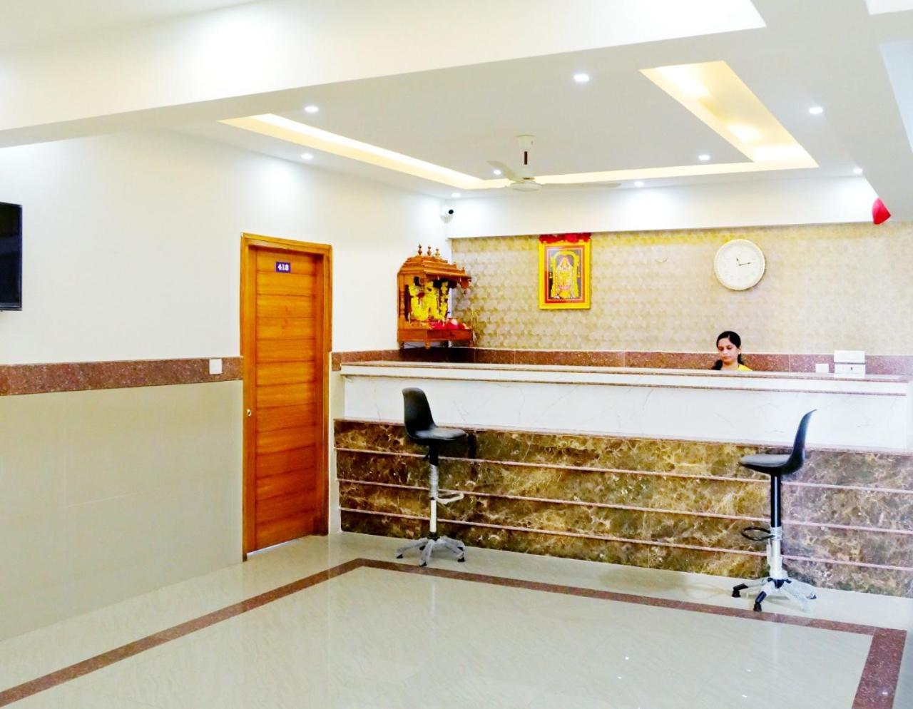 Dwarka Lodging & Boarding Mulki Exterior photo